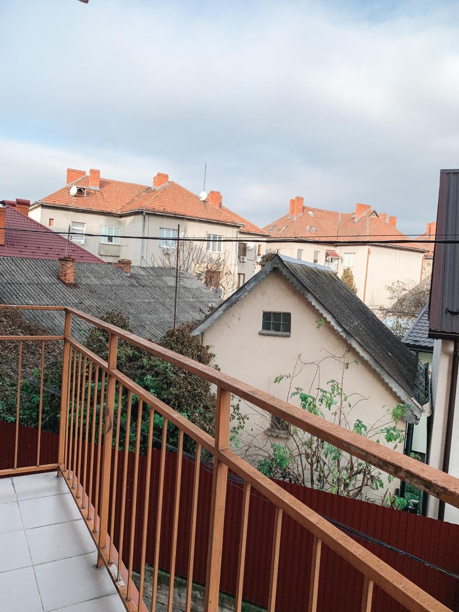 Apartments Domovik Мостова 5 Кв 38 มุกาเชเว ภายนอก รูปภาพ